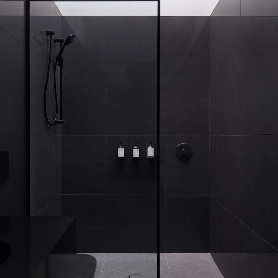 WoodedRetreat_VosjesArchitecture_BrookeStephenson_Final-41