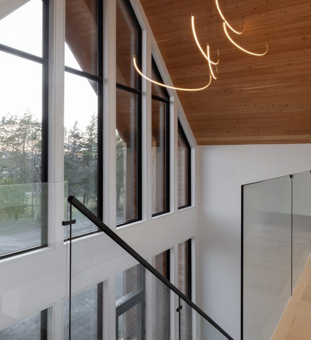 WoodedRetreat_VosjesArchitecture_BrookeStephenson_Final-44