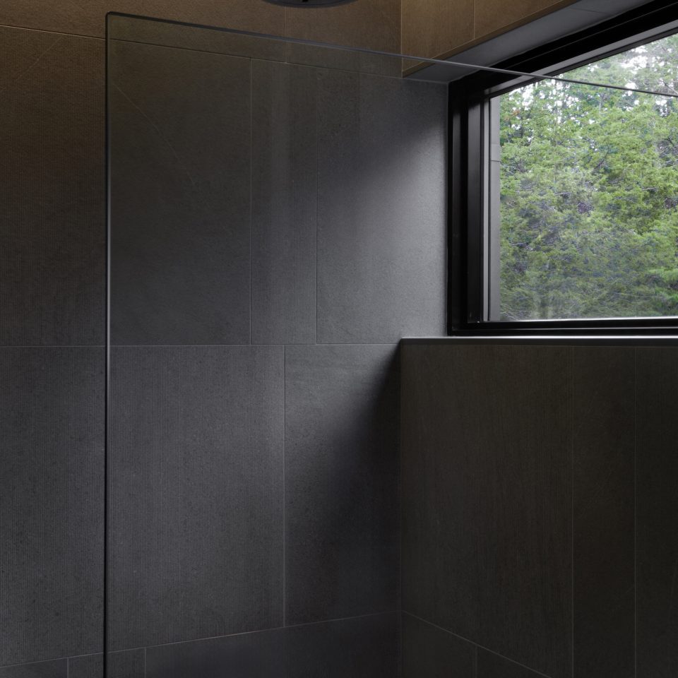 WoodedRetreat_VosjesArchitecture_BrookeStephenson_Final-46